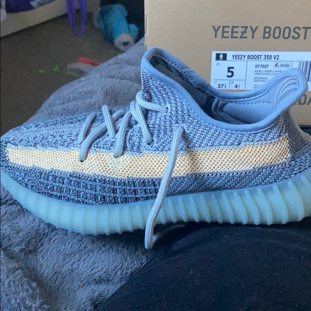 Yeezys - Picture 2 of 5